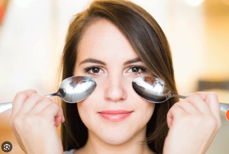 Uống Thuốc Bị Tích Nước Ở Mặt Phải Làm Sao? Nguyên Nhân và Cách Khắc Phục